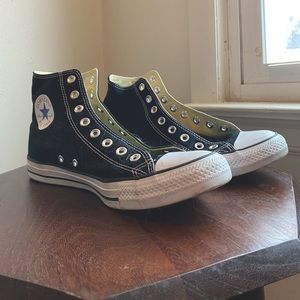 Black converse Men’s size 9/ Women’s size 11